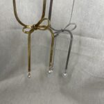 Bow necklace